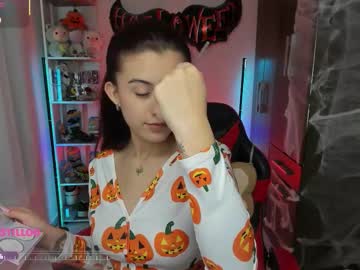 layla_castilloo — 2025-10-01 17:14 layla_castilloo — 2025-10-01 17:14